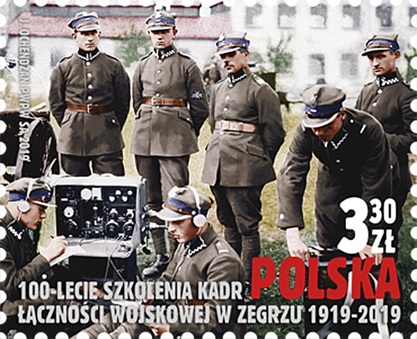 Znaczek pocztowy „100-lecie szkolenia kadr łączności wojskowej w Zegrzu 1919-2019”. Tę szkołę ukończyła Janina Lewandowska. Źródło: Poczta Polska S.A.