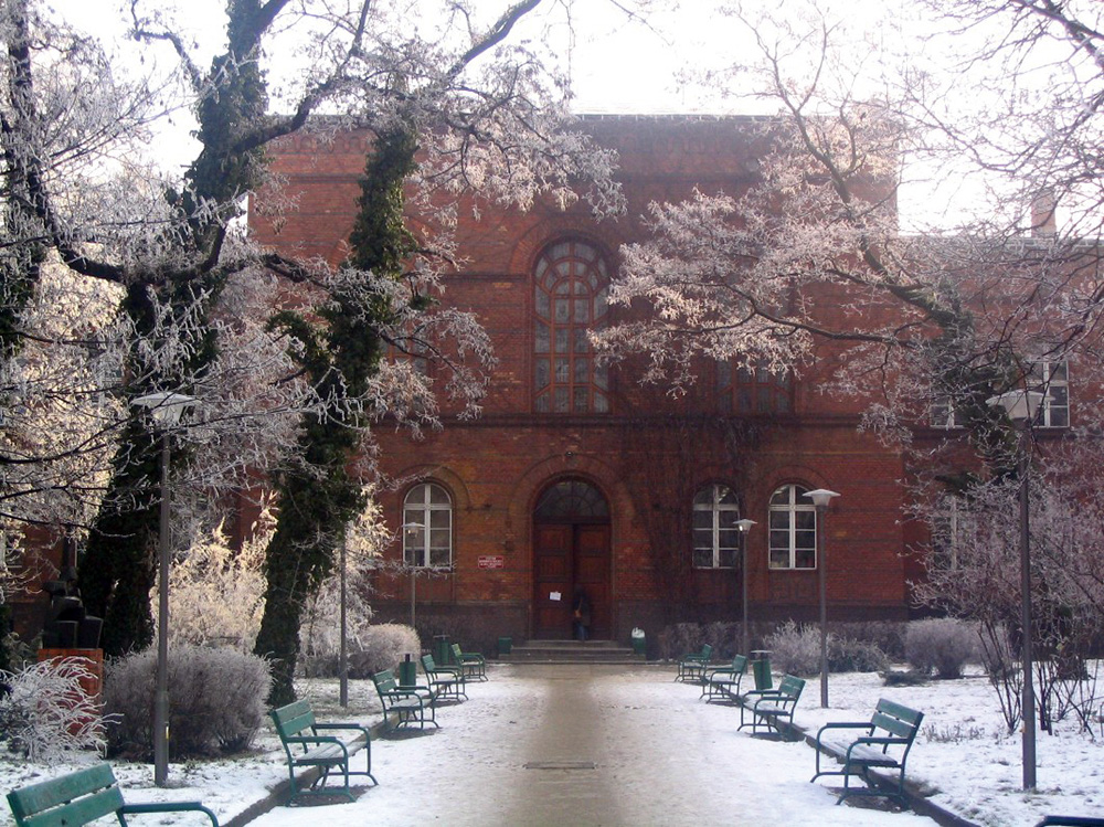 Ginazjum Humanistyczne im. św. Marii Magdaleny (obecnie liceum tego samego imienia), do którego uczęszczał Marian Spojda. Źródło: domena publiczna