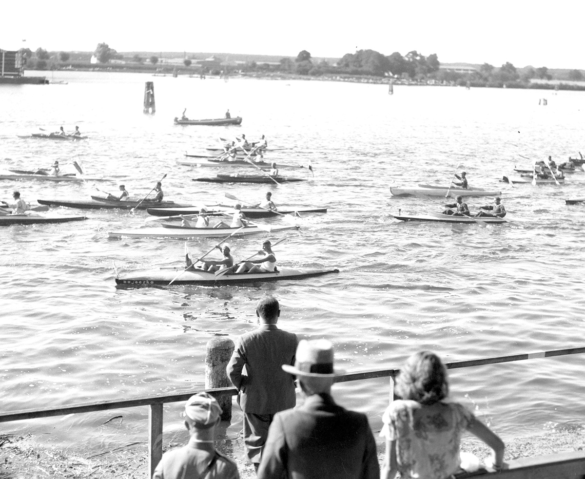 Wioślarskie mistrzostwa Polski w Brdyujściu, 1933 r. Źródło: Narodowe Archiwum Cyfrowe
