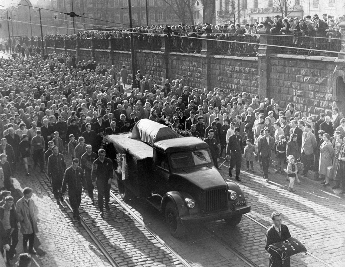 16 kwietnia 1963 r. – pogrzeb Henryka Reymana. Źródło: archiwum Janusza Tomaszewskiego